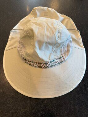 Sunday Afternoons L/XL Adventure Sun Hat Neck Cape UPF Hiking Fishing